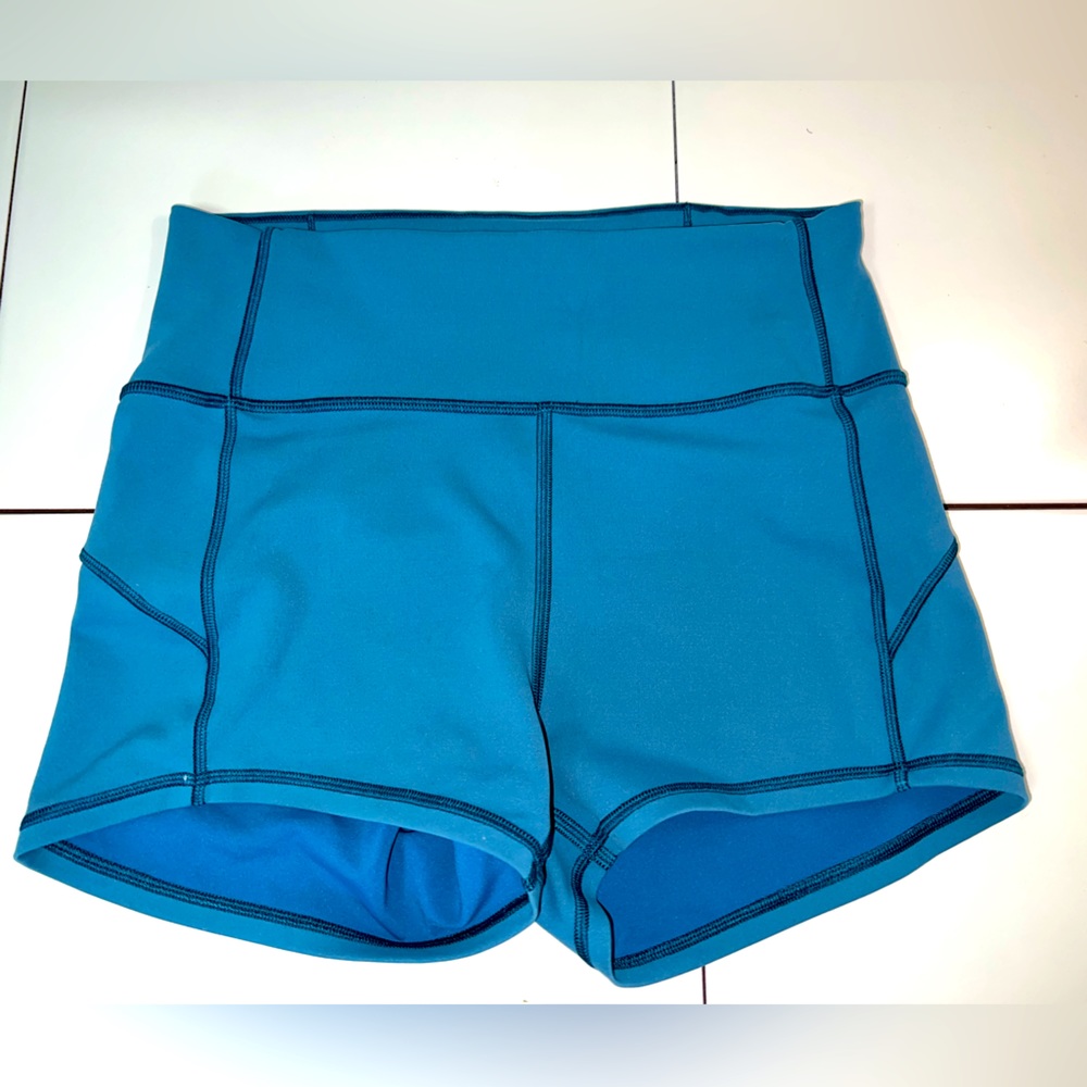 Lululemon’s women’s athletic shorts size 6
